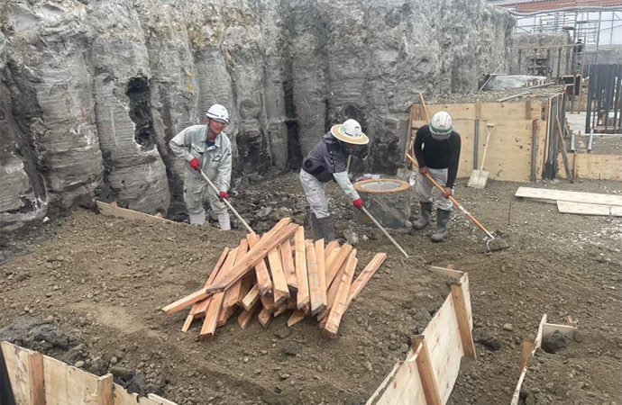 福岡市博多区マンション基礎堀削工事2枚目